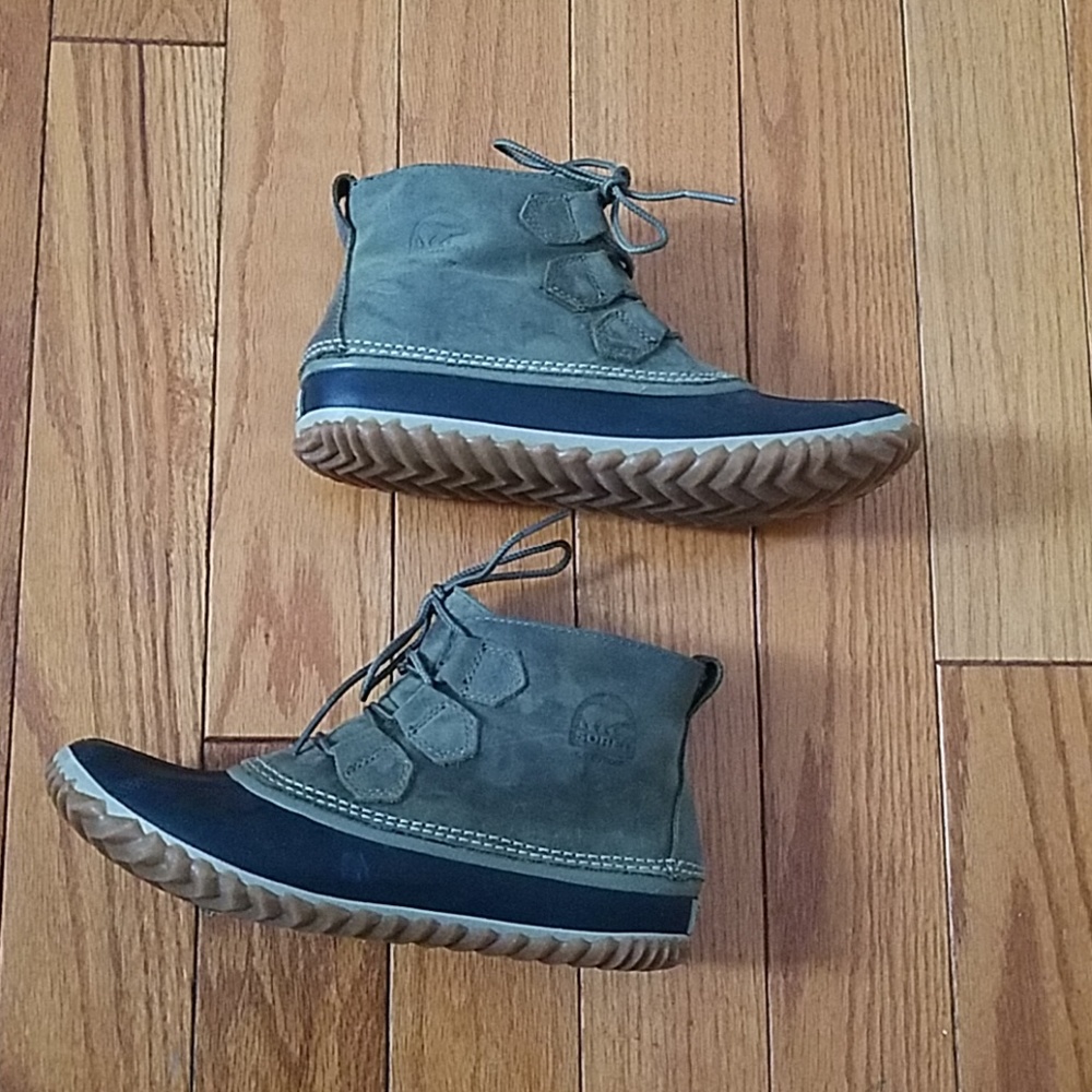 Sorel Out 'N About Boot size 9